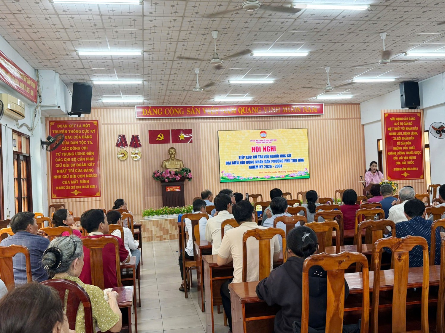 Tiếp xúc cử tri Phường Phú Thọ Hòa: Doanh nhân và khát vọng phụng sự nhân dân