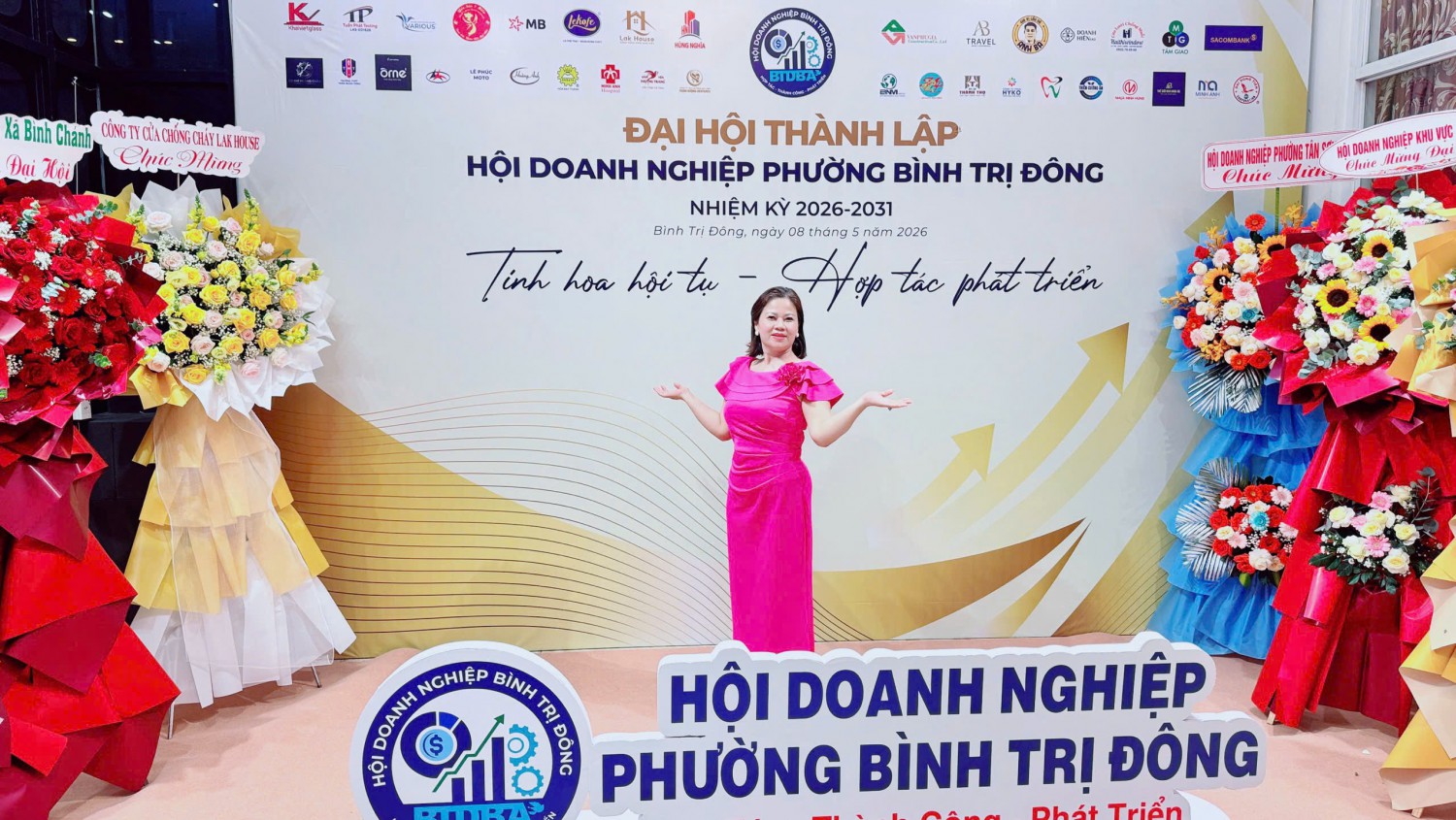 Luat su Nguyen Thi Kim Oanh tham du dai hoi phương binh tri dong